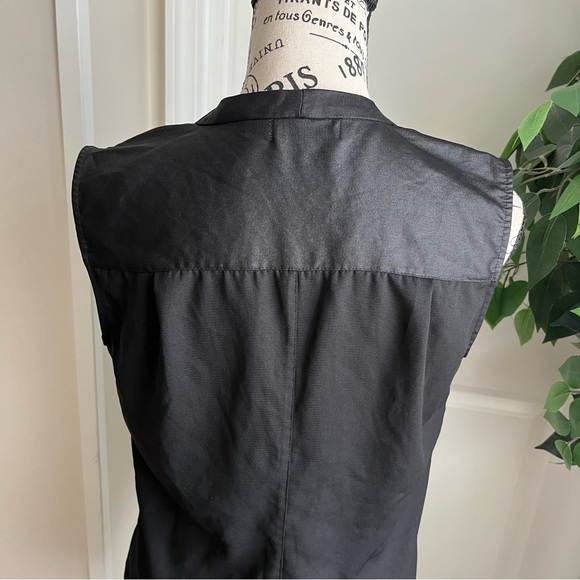 Trouvé Sleeveless Boxy V-Neck Button Down Top Black Sz XS - Picture 11 of 15
